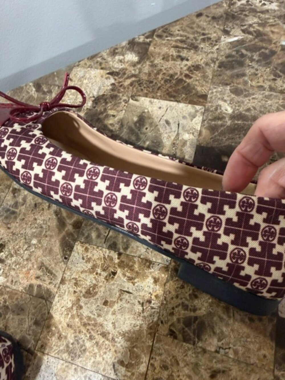 Tory Burch T Monogram Ballet Flats Red/Beige Jacquard & Patent Leather - Size 9 - Picture 4 of 12